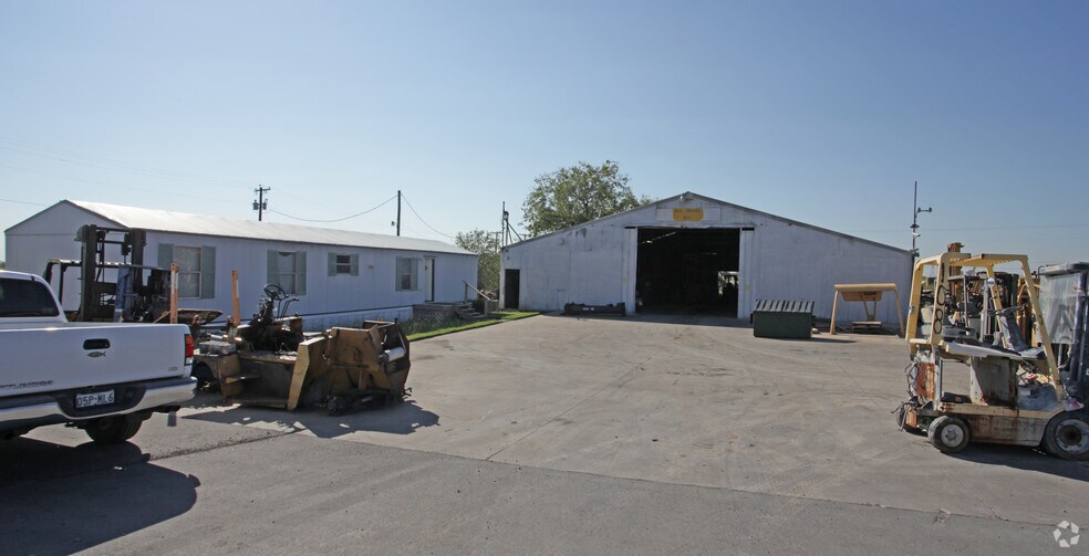 Primary Photo Of 1651 E Hicks Field Rd, Fort Worth Warehouse For Sale