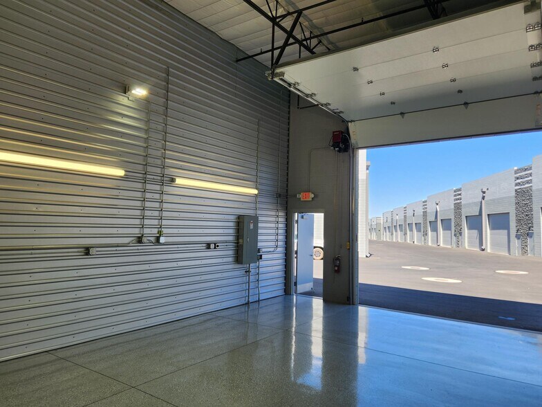 More Photos Of 31606 N Cave Creek Rd, Cave Creek Self Storage For Sale