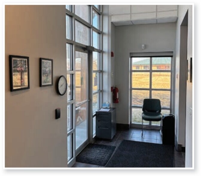 More Photos Of 3001 Dairy Dr, Madison Warehouse For Lease