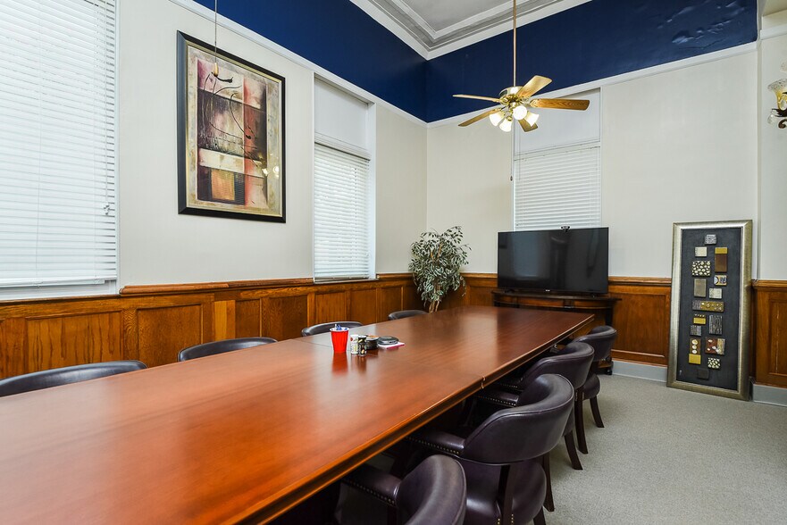 More Photos Of 128 W Harden St, Graham Freestanding For Sale