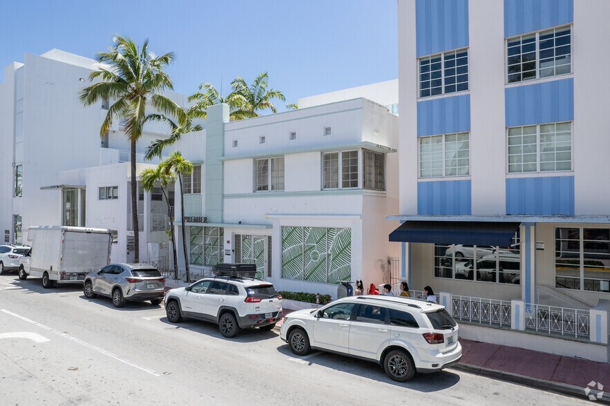 Primary Photo Of 745 Collins Ave, Miami Beach Storefront For Sale