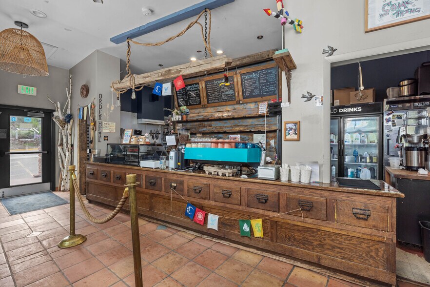 More Photos Of 442 High St, Lyons Restaurant For Sale