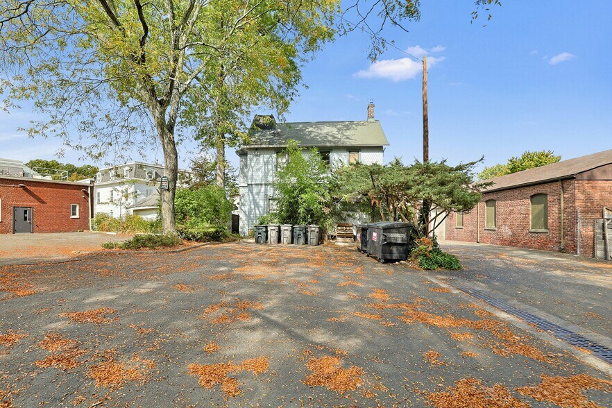 More Photos Of 2 Union St, Sparkill Storefront For Sale