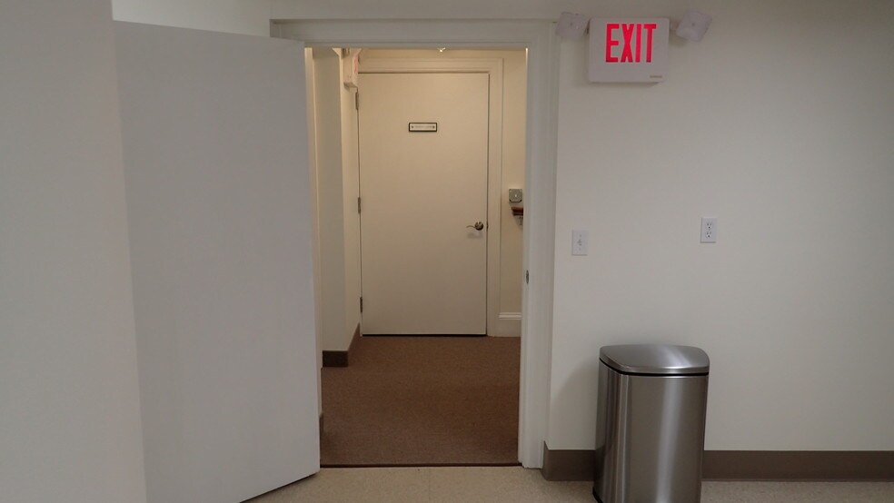More Photos Of 1733 Washington Blvd, Easton Office For Sale