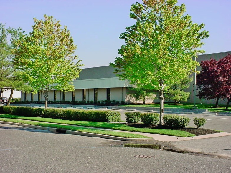 More Photos Of 1816 Underwood Blvd, Delran Warehouse For Lease