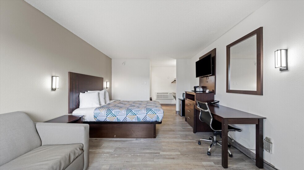 More Photos Of 635 S Highway 395, Hermiston Hotel For Sale