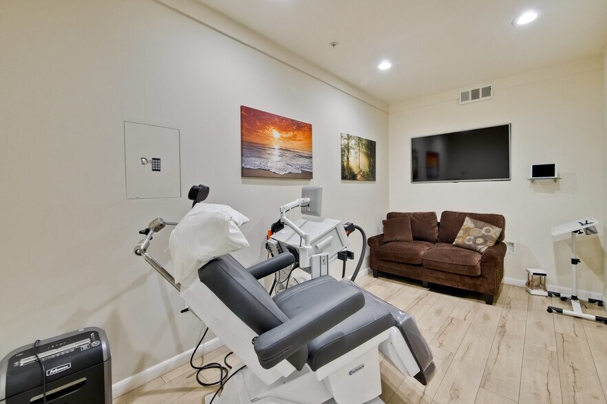 More Photos Of 4966 El Camino Real, Los Altos Office For Sale