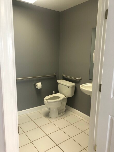 More Photos Of 340-358 S Raleigh St, Holly Springs Office For Lease