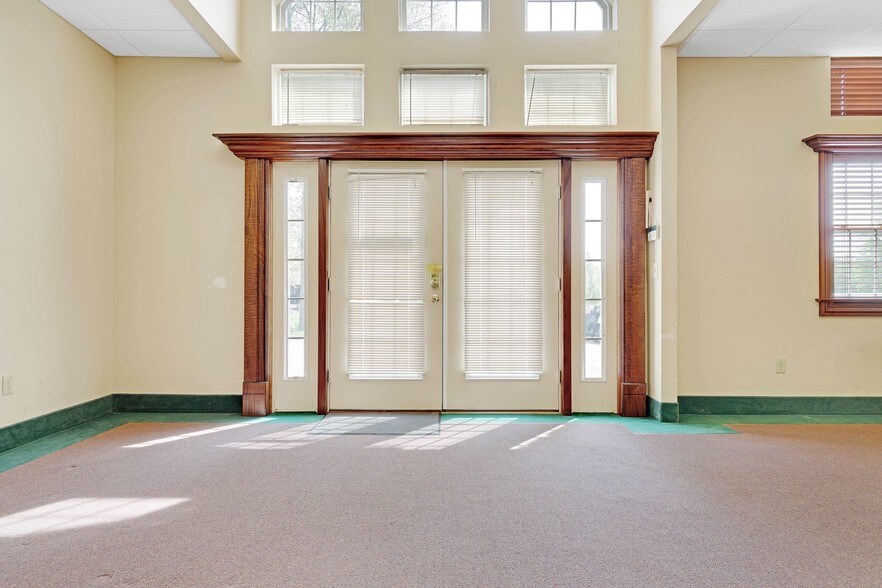 More Photos Of 1386 US Highway 22, Lebanon Unknown For Lease