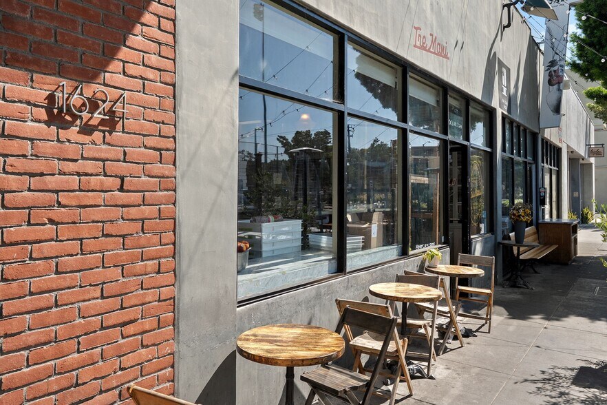 More Photos Of 1618 Ocean Park Blvd, Santa Monica Restaurant For Sale