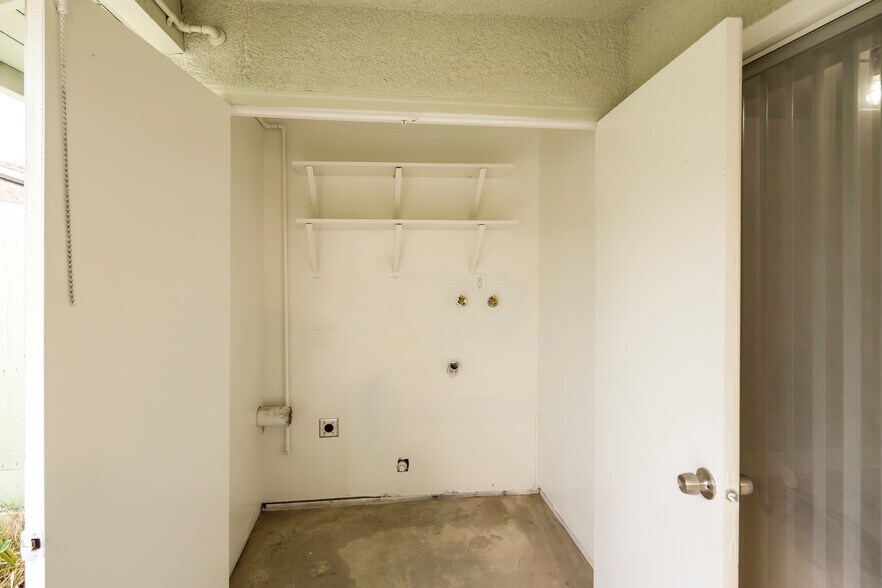 More Photos Of 3789 E Hampton Way, Fresno Apartments For Sale