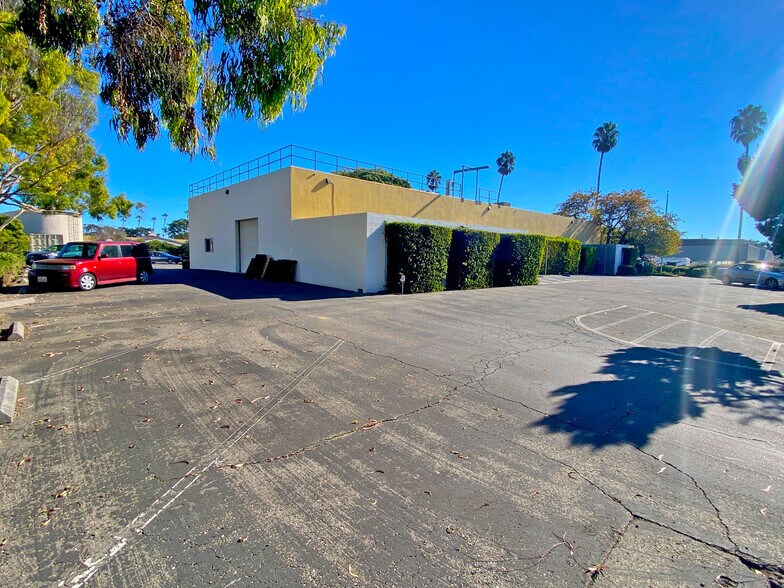 More Photos Of 6780 Cortona Dr, Goleta Industrial For Lease