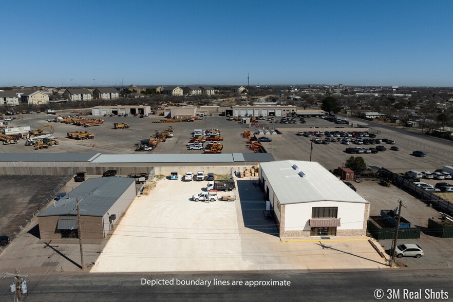 More Photos Of 914 Arroyo St, San Angelo Warehouse For Lease
