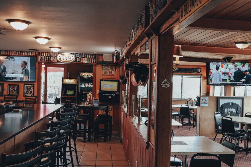 More Photos Of 32138 Highway 72, Golden Restaurant For Sale