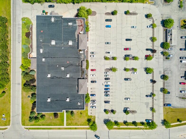 More Photos Of 1275 W Capitol Dr, Pewaukee General Retail For Sale