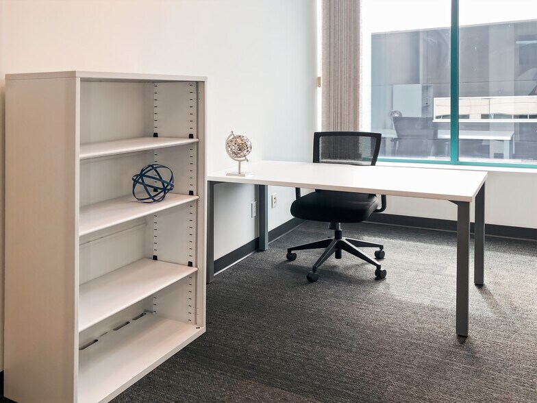 More Photos Of 13353 Commerce Pky, Richmond Coworking Space