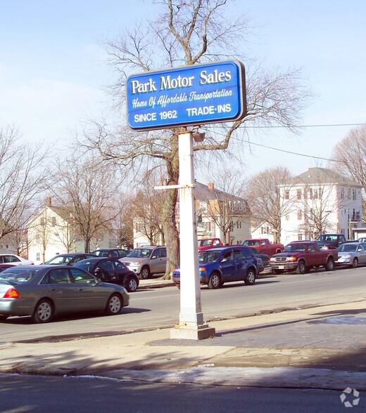 More Photos Of 720 S Main St, Fall River Freestanding For Sale