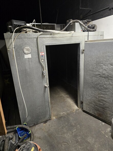 More Photos Of 202-206 St Helens Ave, Tacoma Restaurant For Lease