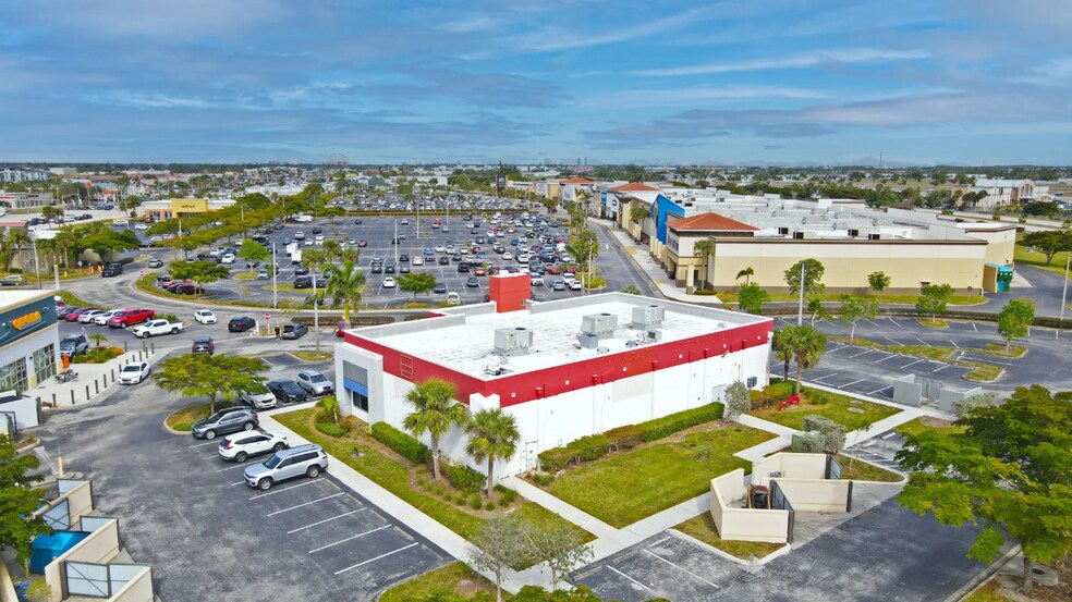 More Photos Of 4945-5049 Cleveland Ave, Fort Myers Unknown For Lease