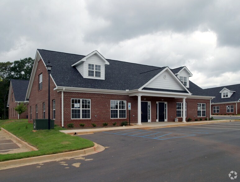 More Photos Of 137-139 Commons Way, Greenville Office For Lease