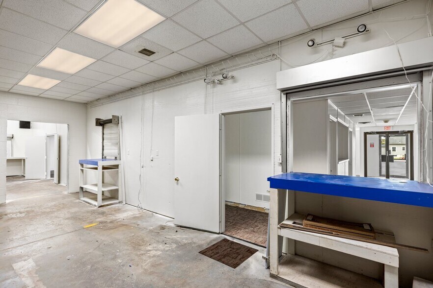 More Photos Of 8364 Easton Rd, Ottsville Auto Dealership For Sale