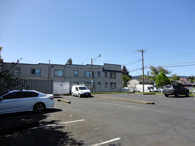 More Photos Of 8016 N Ida Ave, Portland Apartments For Sale