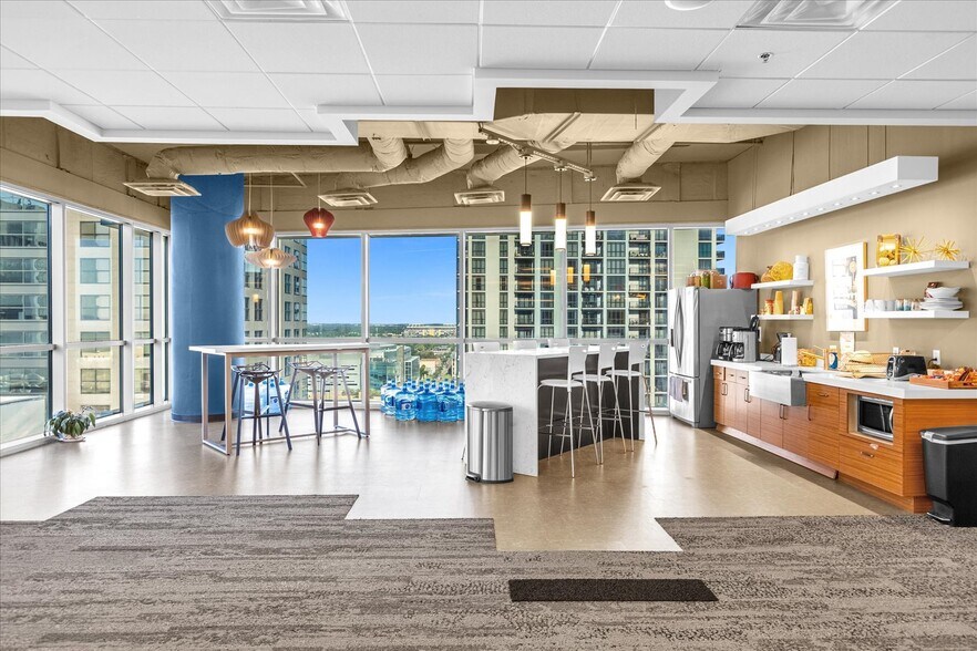 More Photos Of 121-189 S Orange Ave, Orlando Office Residential For Sale