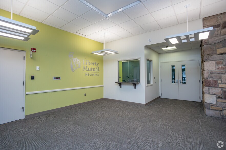 More Photos Of 2501 Wilmington Rd, New Castle Office For Lease