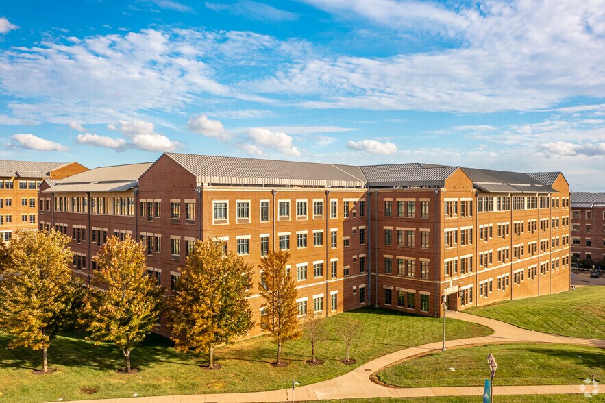 More Photos Of 6240 Sprint Pky, Overland Park Unknown For Sale