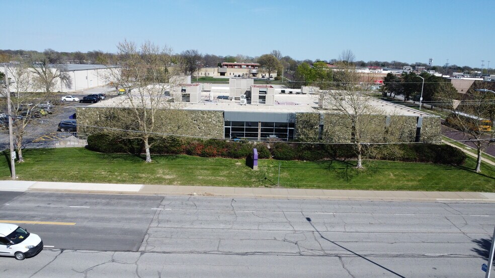 More Photos Of 9221 Quivira Rd, Overland Park Medical For Sale