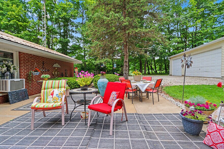 More Photos Of 524 State Route 314 N, Ontario Specialty For Sale