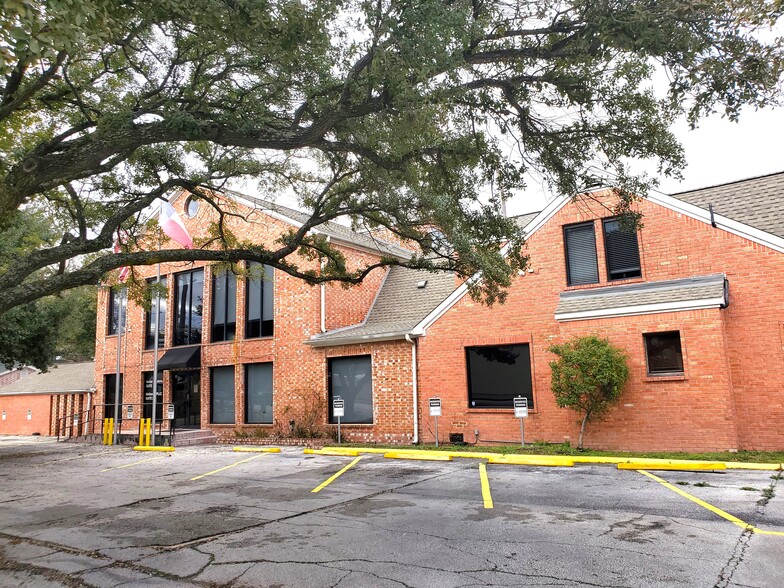 Primary Photo Of 3220 Broadway St, Houston Office For Lease