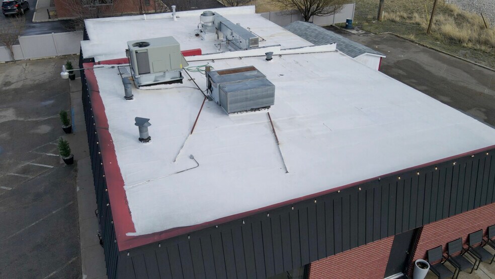 More Photos Of 1111 E Park Ave, Anaconda Restaurant For Sale