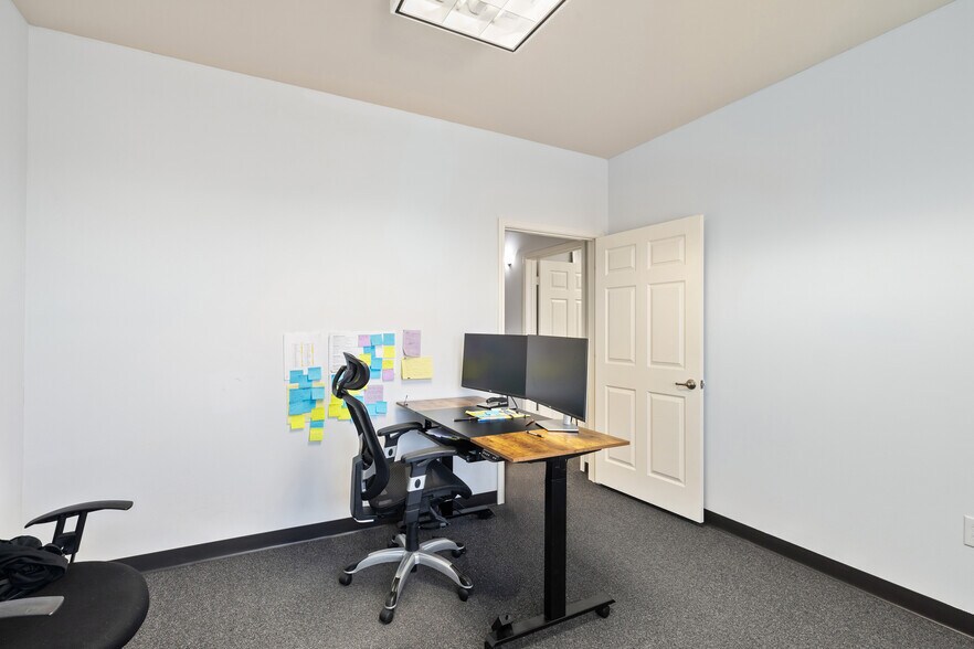 More Photos Of 1508 Dessau Ridge Ln, Austin Office For Sale