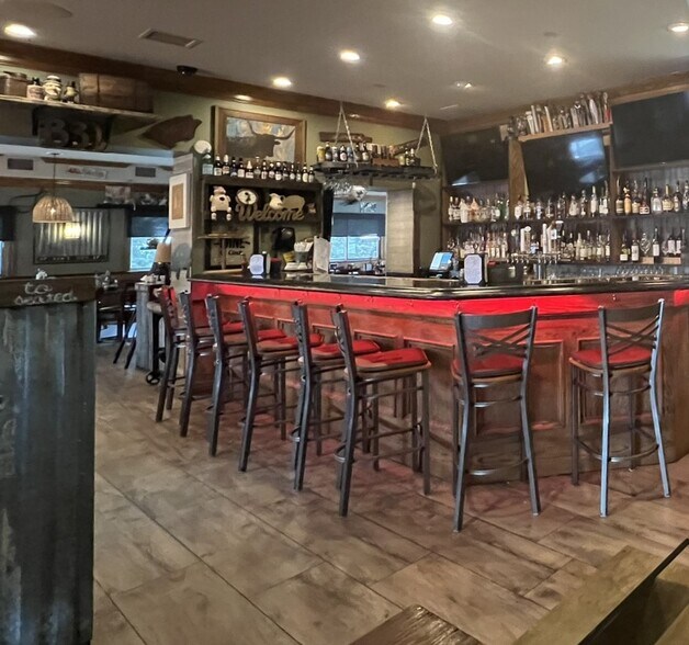 More Photos Of 49 Oakland Ave, Warwick Restaurant For Sale