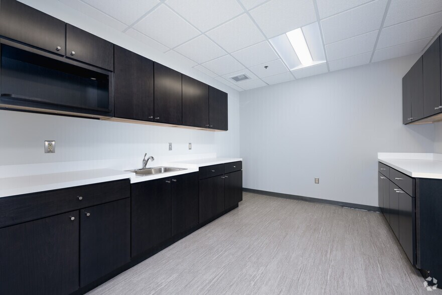 More Photos Of 10451 Mill Run Cir, Owings Mills Office For Sale