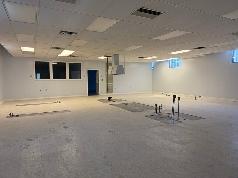 More Photos Of 347 Wyoming Ave, Wyoming Medical For Lease