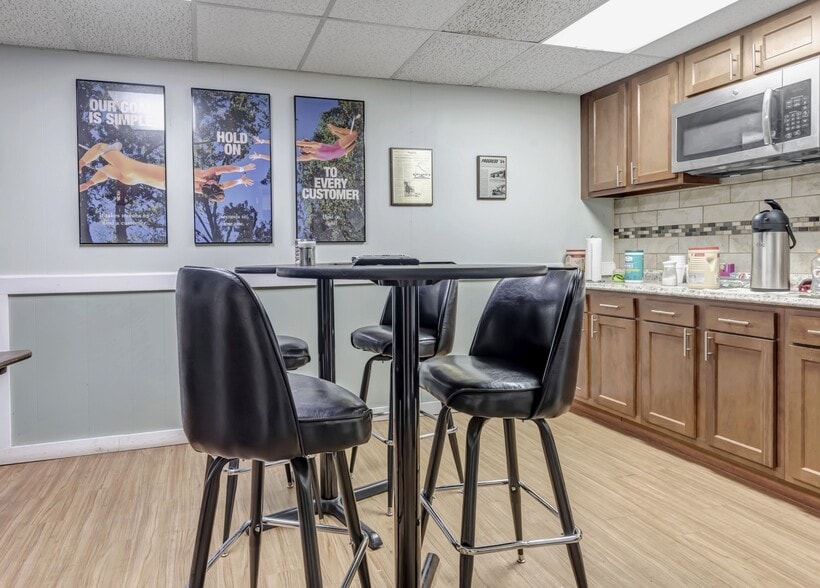 More Photos Of 6608 West Florissant Ave, Jennings Manufacturing For Sale