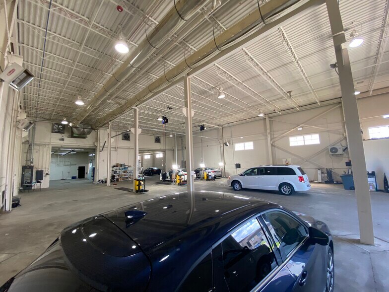 More Photos Of 3250 Franklin St, Detroit Office For Lease