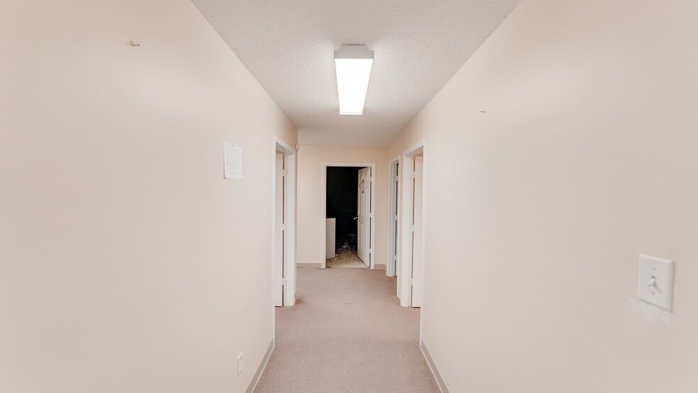 More Photos Of 510 N Walker St, Quitman Light Manufacturing For Lease