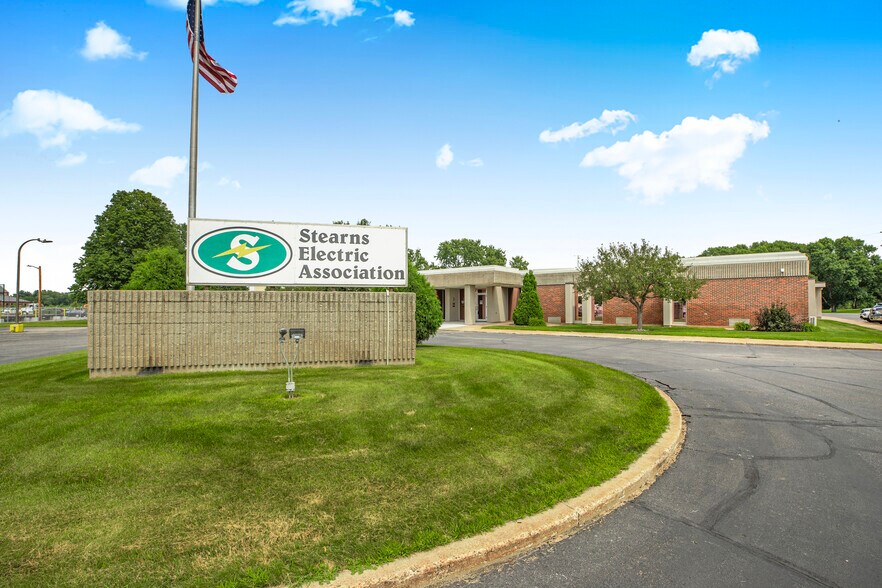 More Photos Of 900 Kraft Dr SE, Melrose Light Distribution For Lease