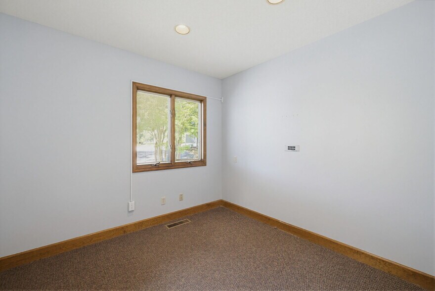 More Photos Of 114 S Park Ter, Eden Medical For Sale