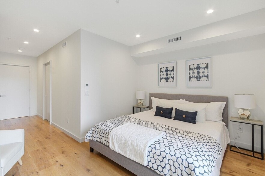 More Photos Of 362 W Broadway, South Boston Apartments For Sale
