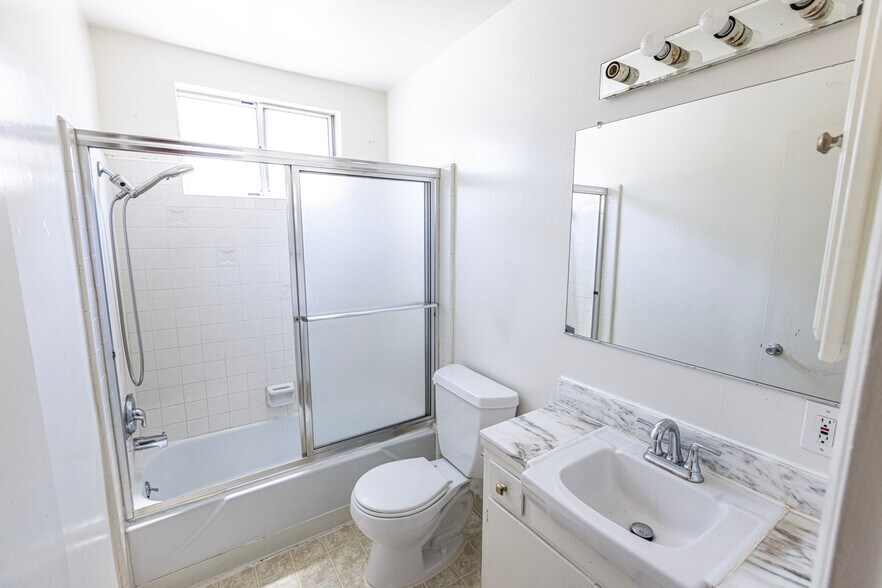 More Photos Of 14716 Magnolia Blvd, Sherman Oaks Apartments For Sale