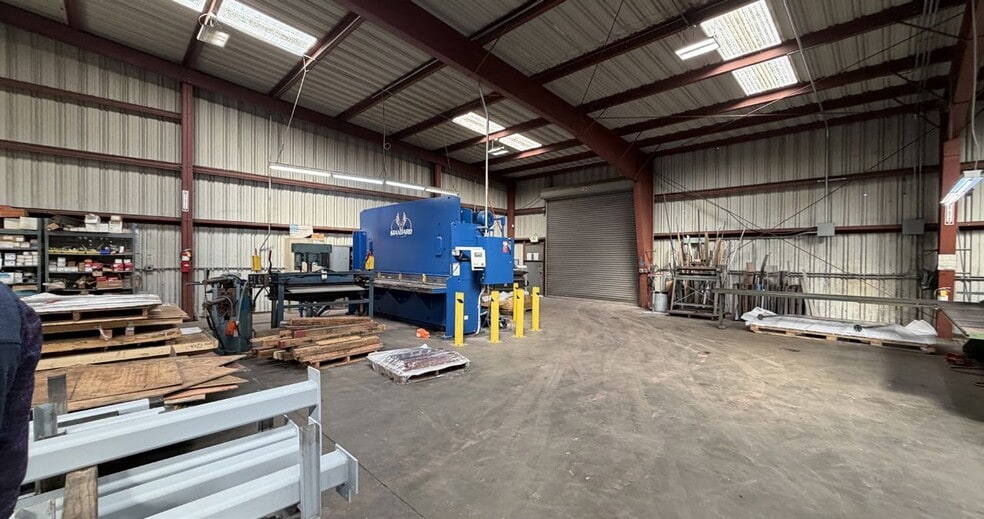 More Photos Of 151-171 Industrial Way, Brisbane Warehouse For Lease