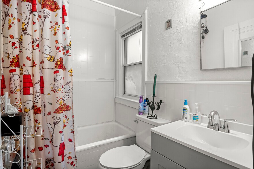 More Photos Of 1205 Garfield Ave, Lincoln Park Apartments For Sale
