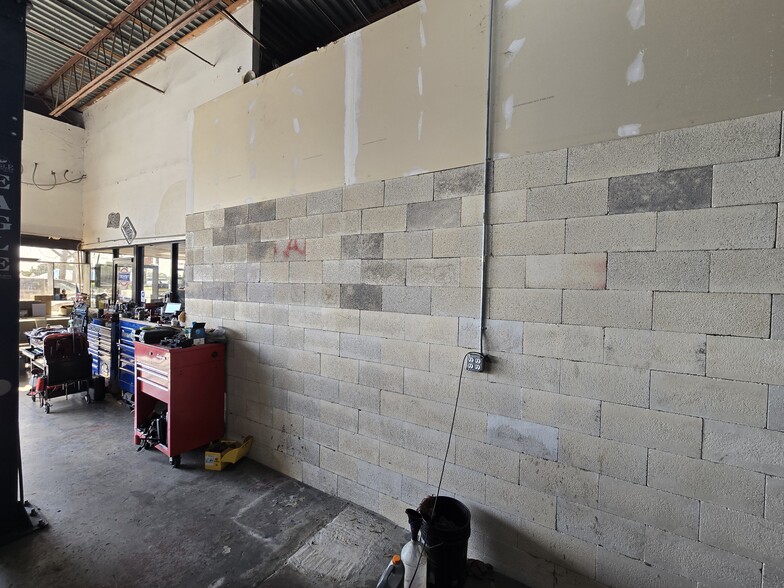 More Photos Of 1137 US Highway 19, Holiday Auto Repair For Sale