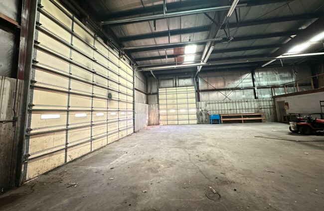 More Photos Of 1000 E Clinton Ave, Farmer City Industrial For Sale