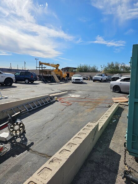 More Photos Of 1791 S Mojave Rd, Las Vegas Service For Lease
