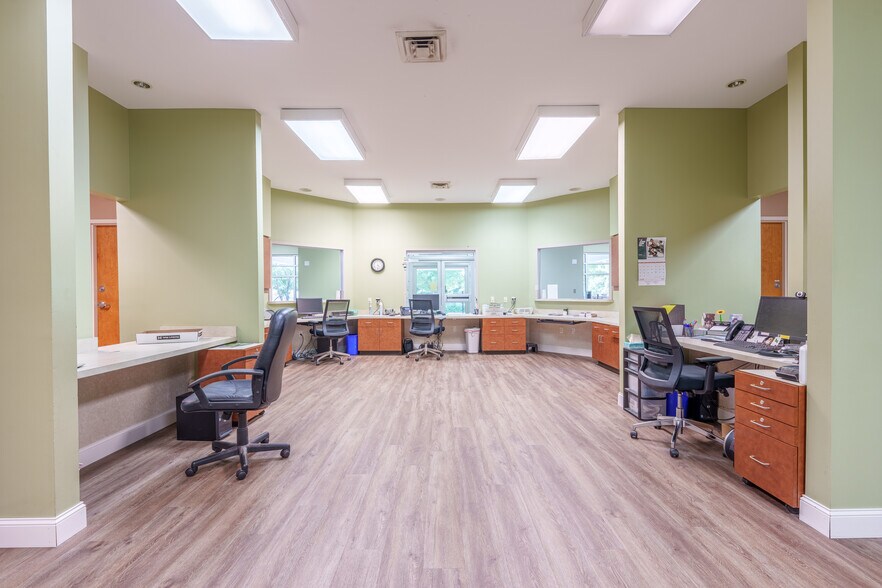 More Photos Of 727 Cox Creek Pky, Florence Healthcare For Sale